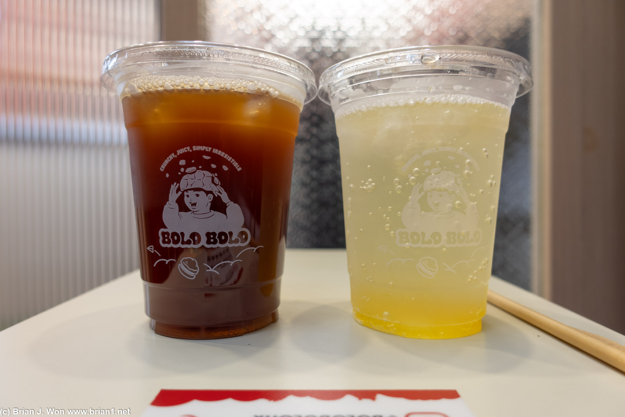 Iced Bolo pineapple black, plus a pineapple soda.
