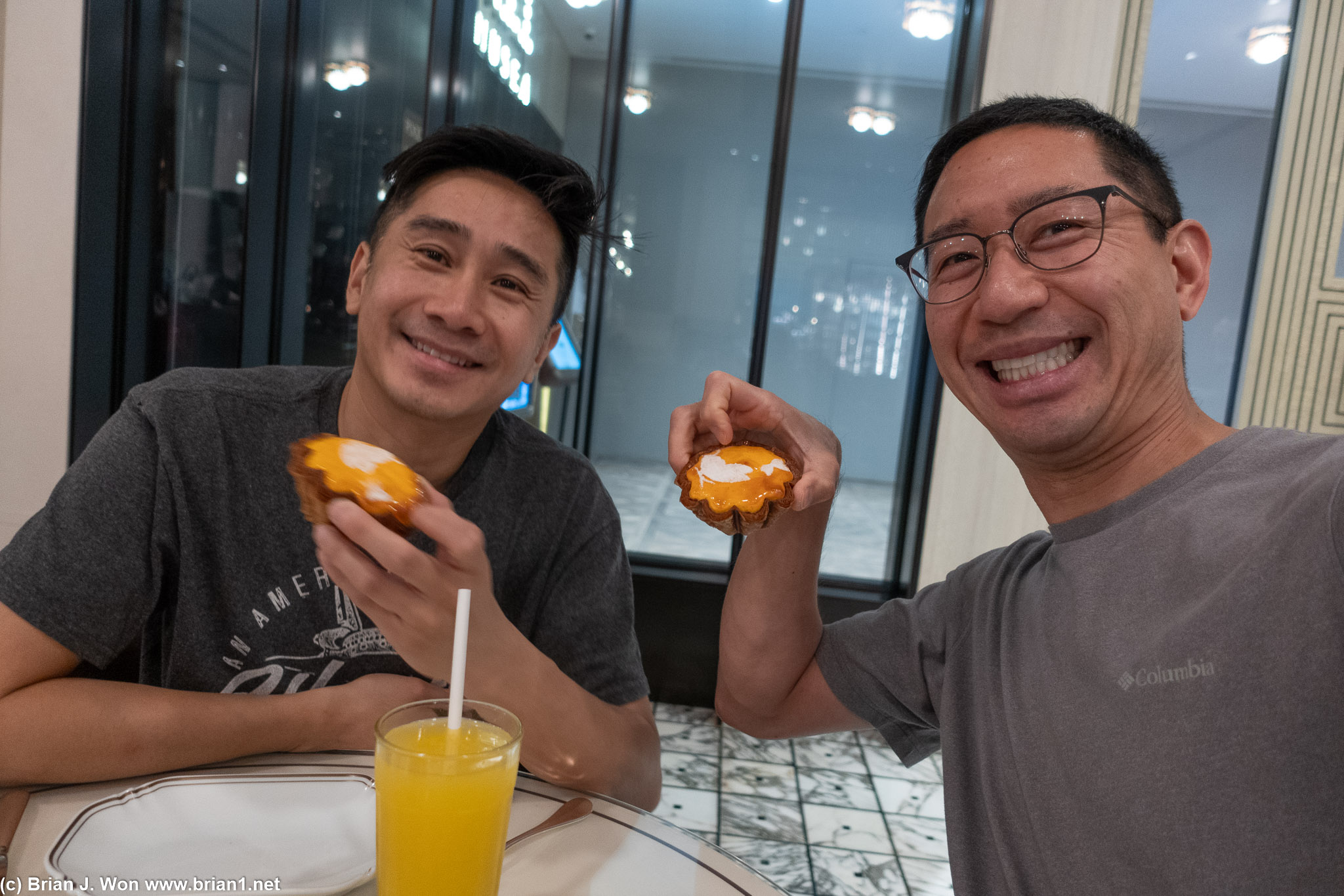 Gerald says he comes to HK to try all the viral foods. So let's do this.