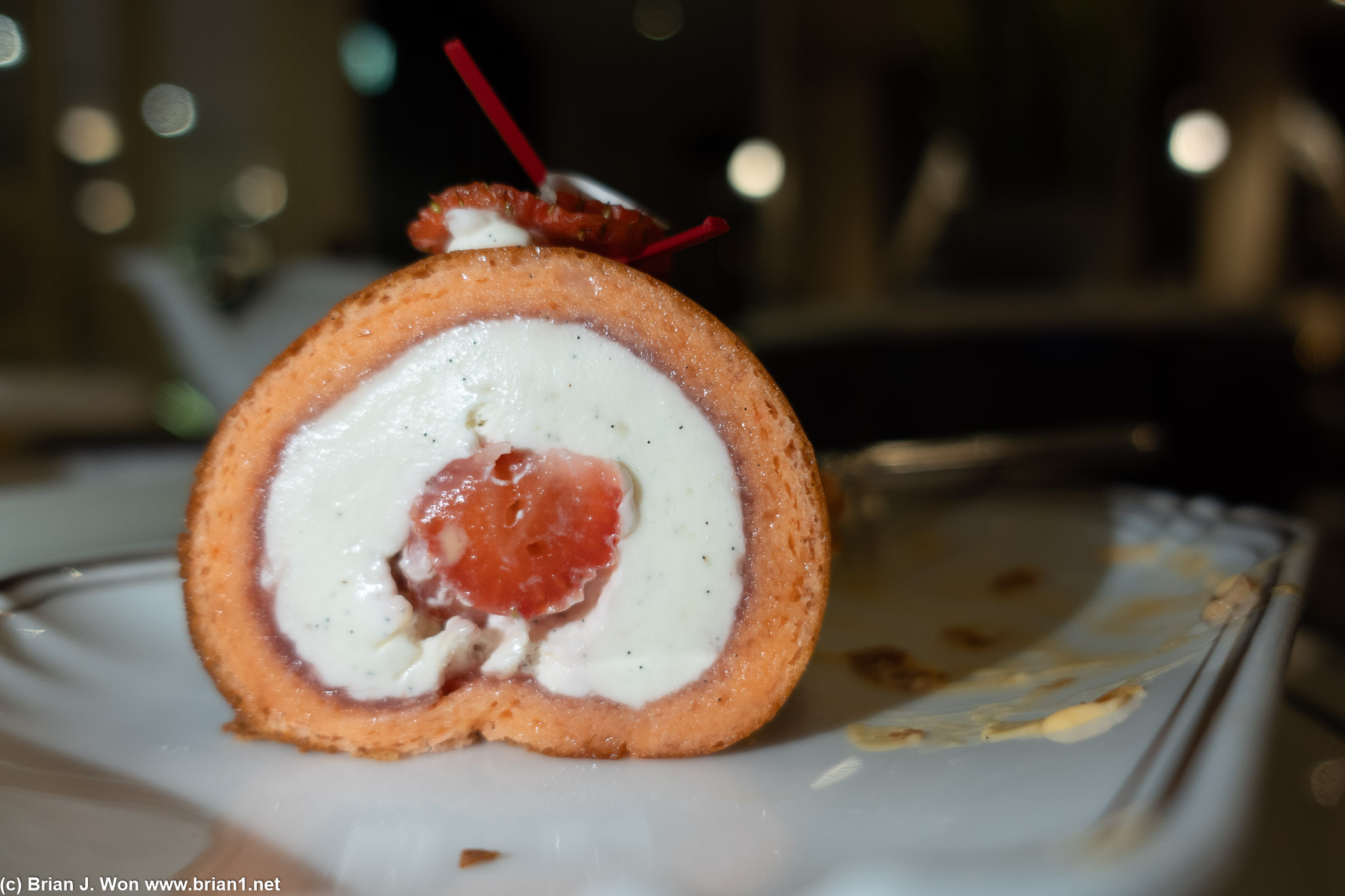 Roll cakes are much more ordinary.