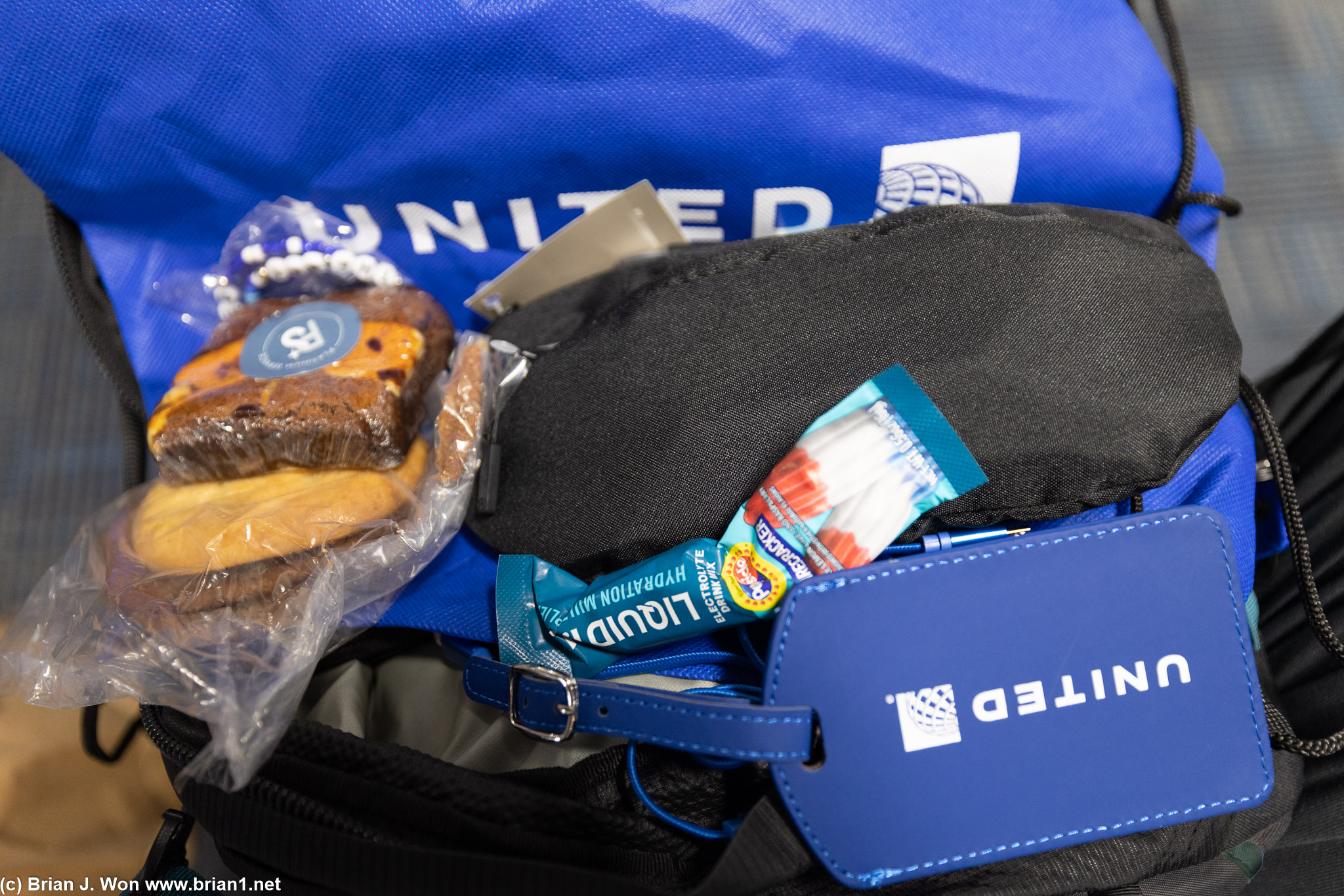IAD had snacks and amenity kits inside United-branded drawstring bags for us.
