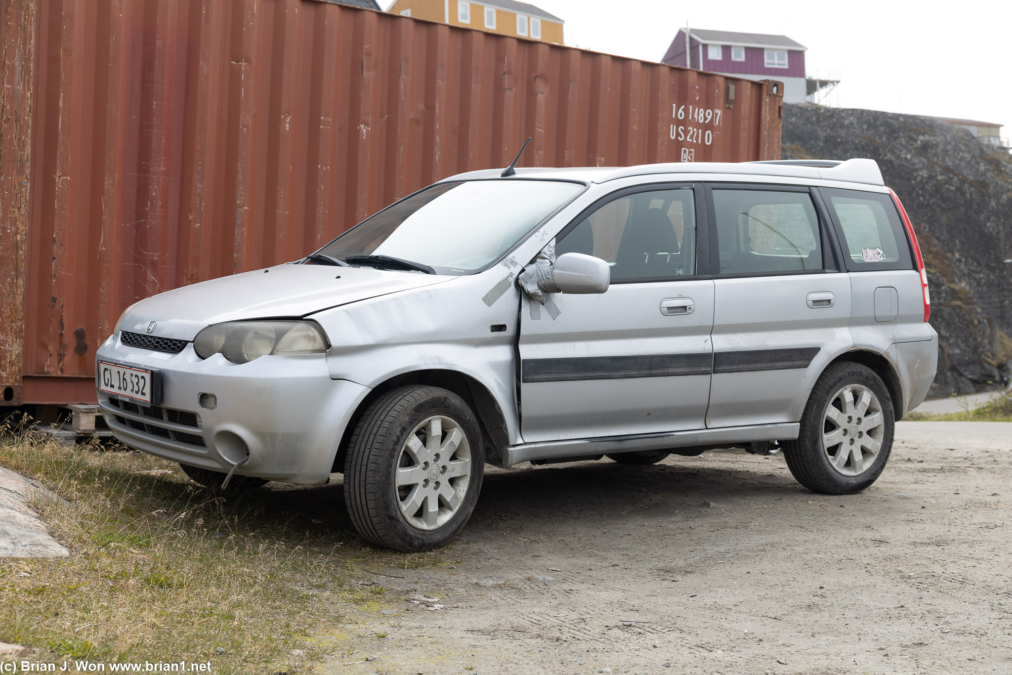 Random first-gen Honda HR-V.