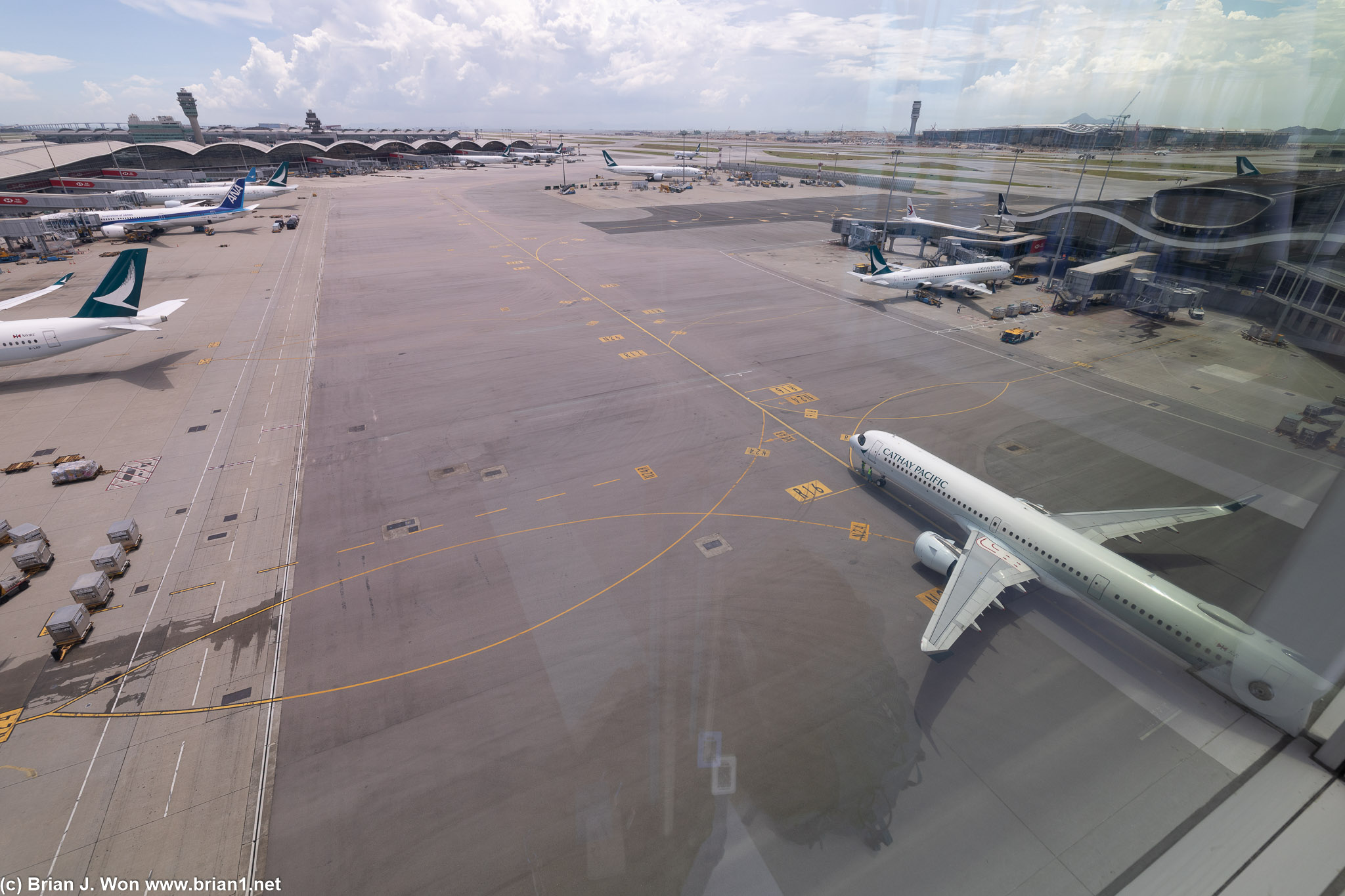 Cathay Pacific A321neo as viewed from the Skybridge.