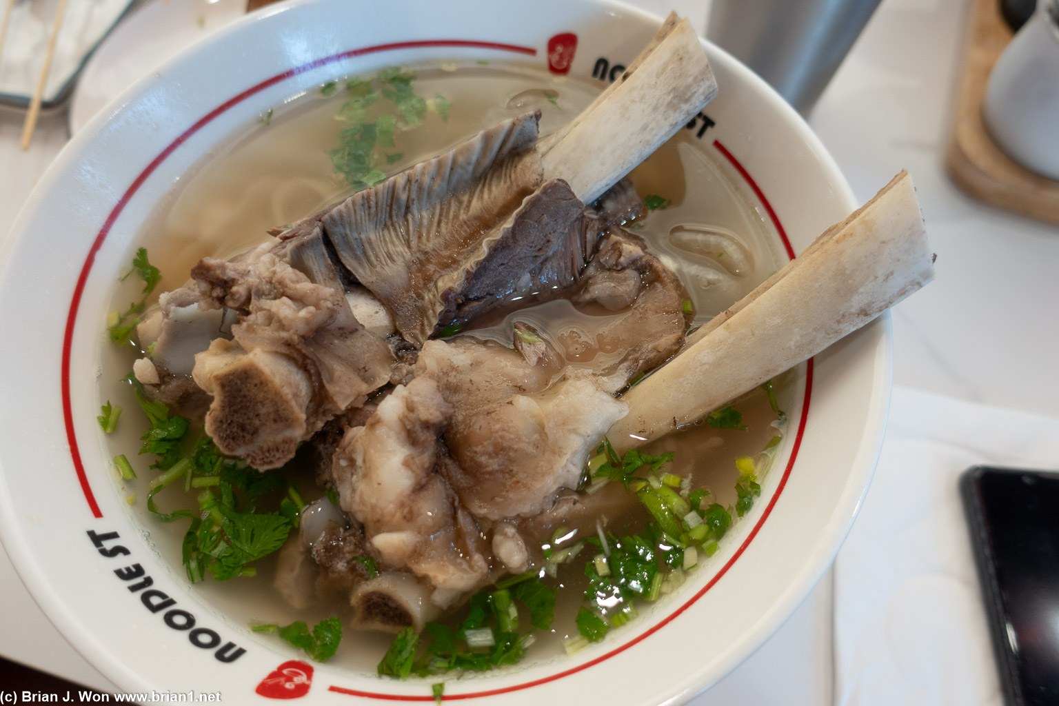Beef rib noodle is always good for visual impact.