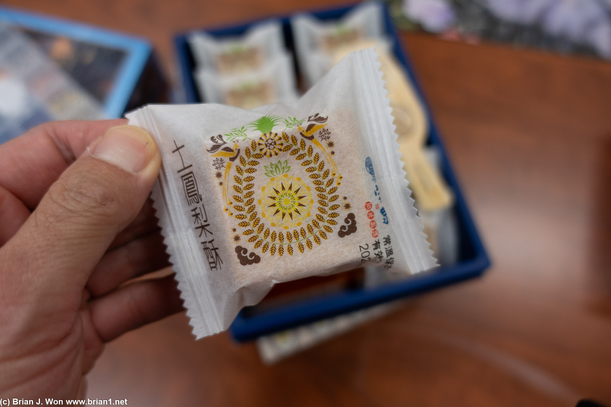 More pineapple cakes, fresh from Taiwan.