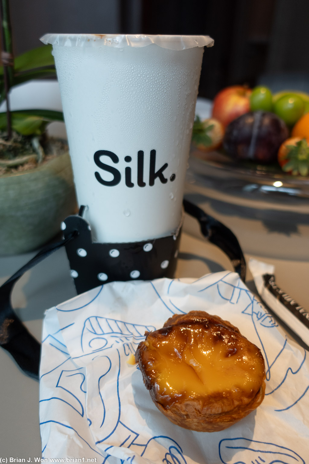 Silk. smooth milk tea, Bakehouse dan tat.