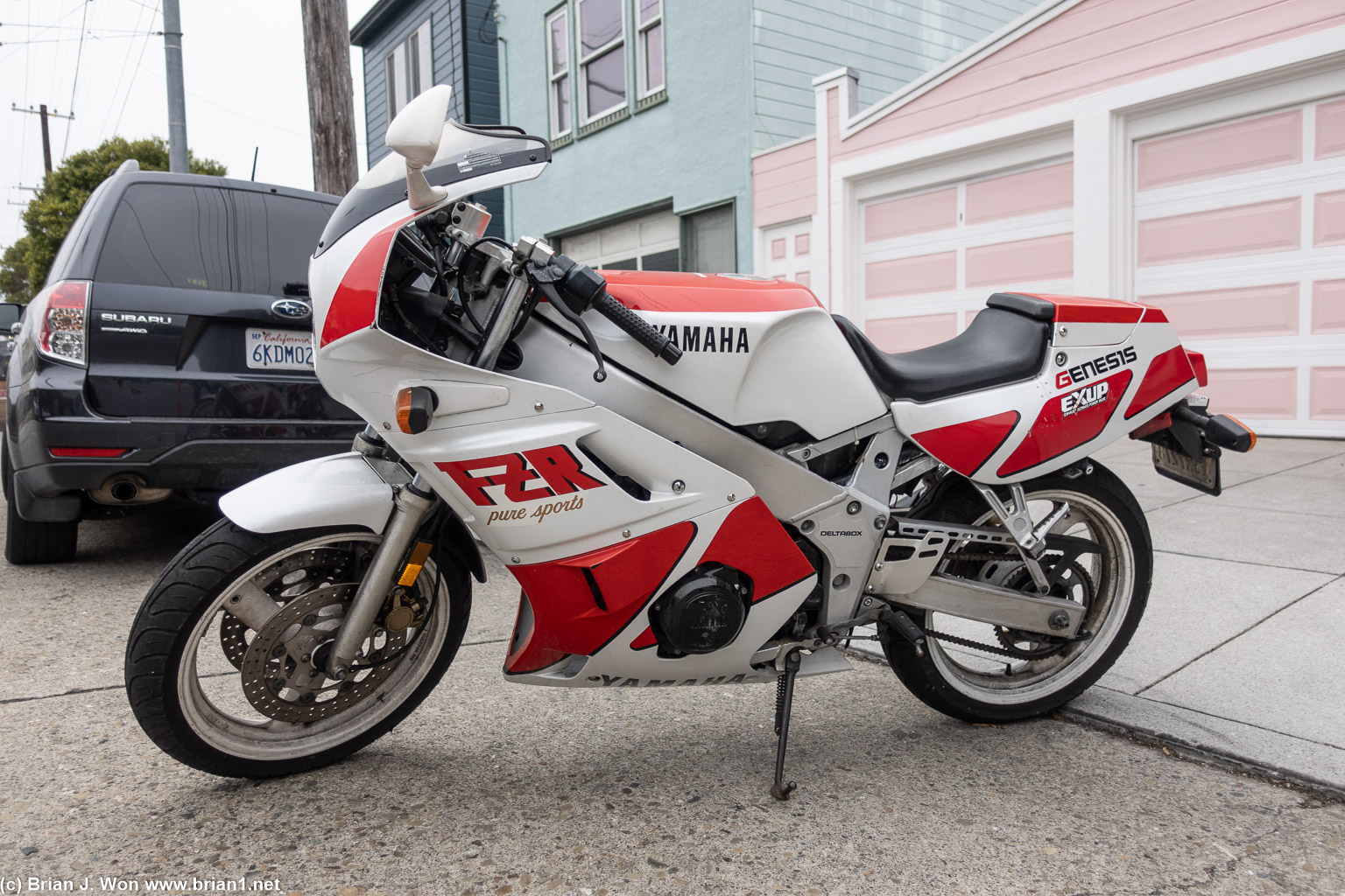I know nothing about motorcycles, but this 1988 (?) Yamaha FZR Genesis reminded me of a friend's motorcycle.