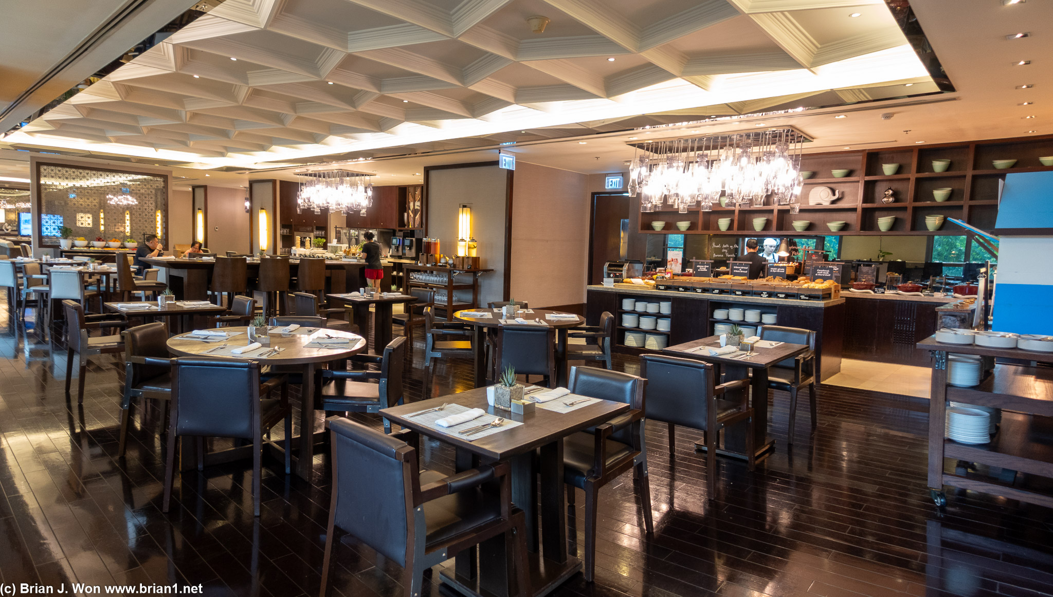 The buffet area of the Marriott's Executive Lounge.
