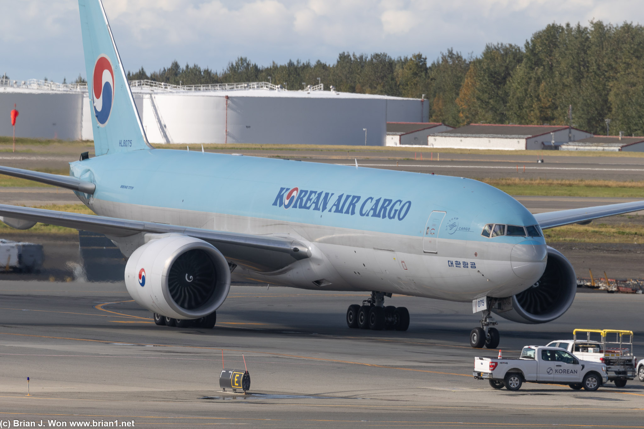Korean Air 777F.
