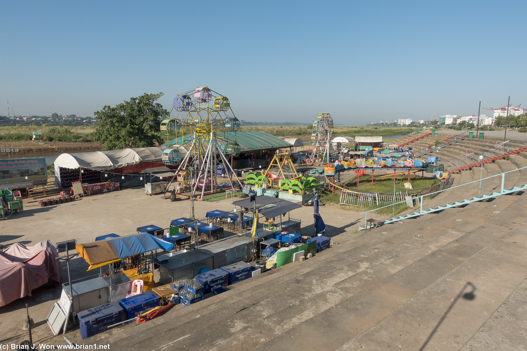 The amausement park is tiny.