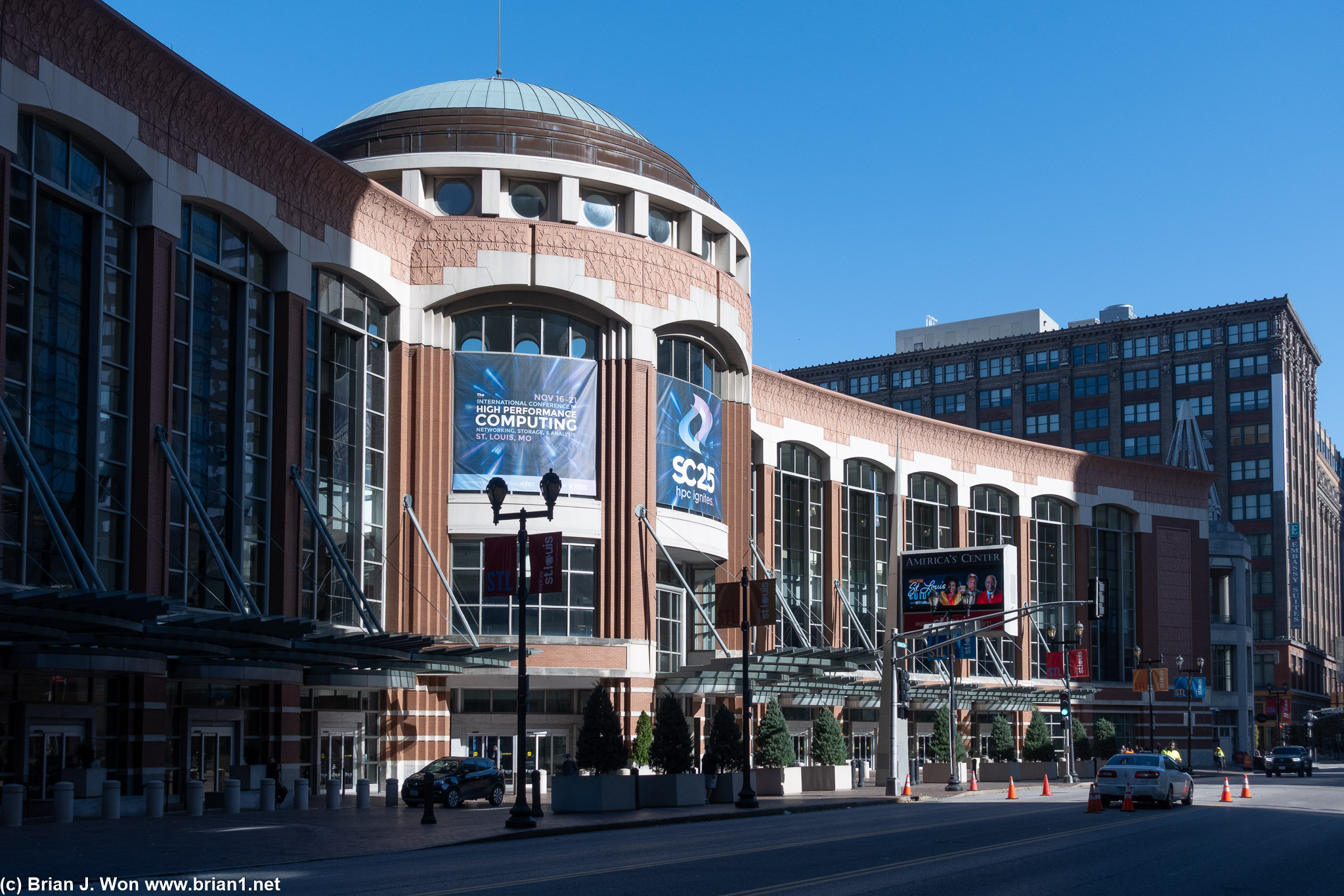 St. Louis convention center, errr, America's Center Convention Complex.