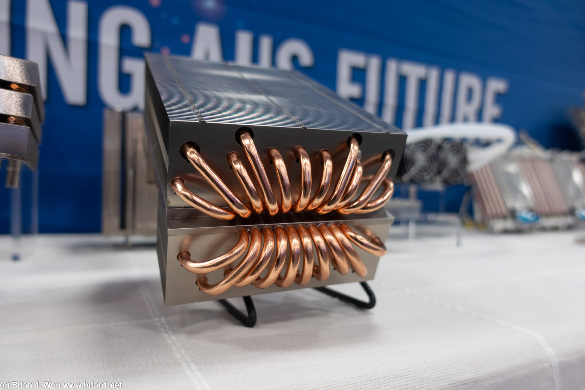 That is a big heatsink and a lot of heat pipes. The top is the same.