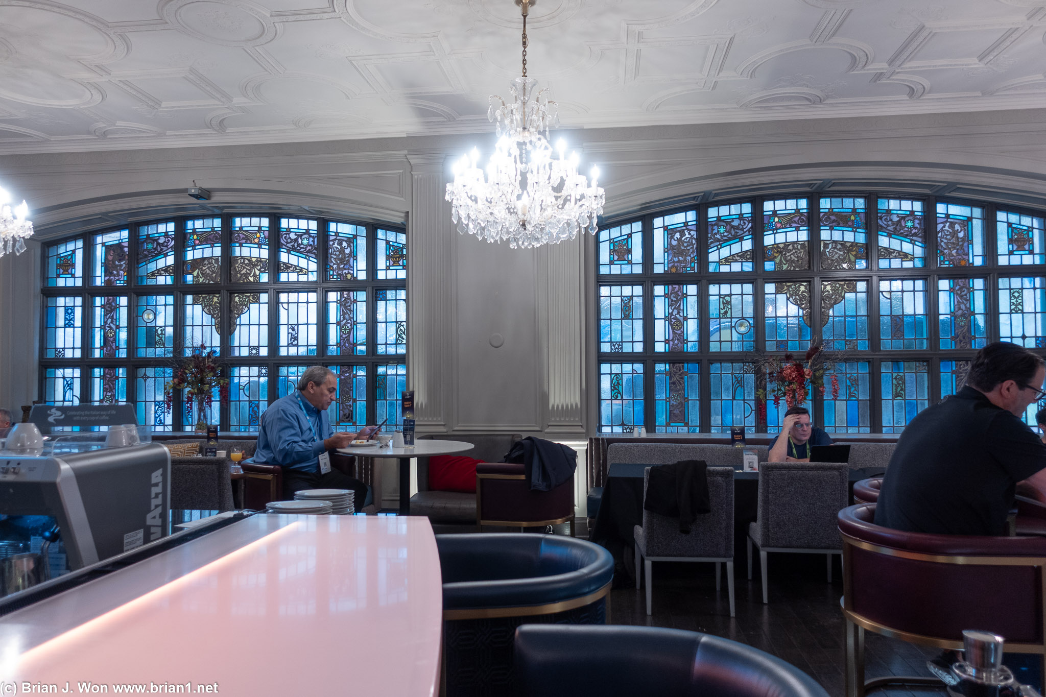 Robbie's, the Magnolia Hotel's restaurant and bar.